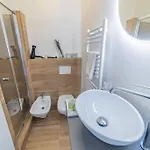 Villa Lake View + Jacuzzi + Garden+ Gym, Cernobbio *