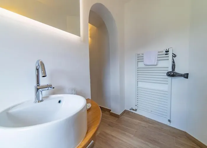 Amazing View With Jacuzzi, Private Garden And Gym 切尔诺比奥